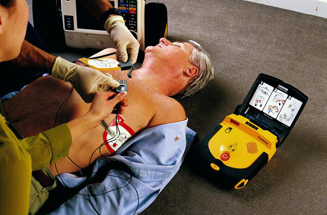 jak działa AED