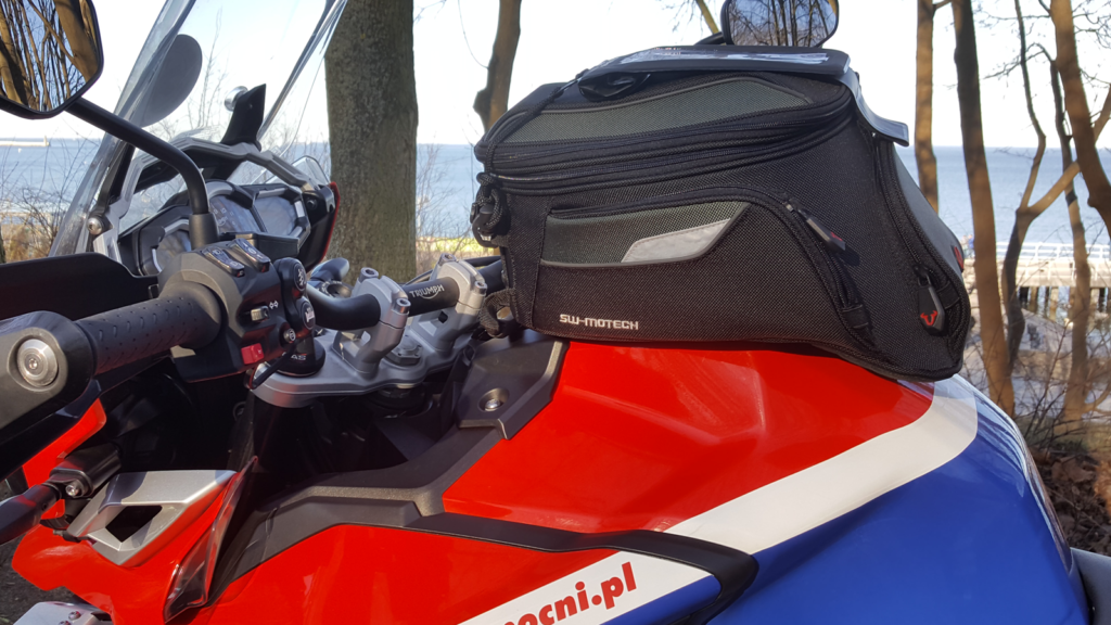 Tankbag SWMotech QUICKLOCK EVO City torba pełna energii. Test MotoPomocnych MotoPomocni